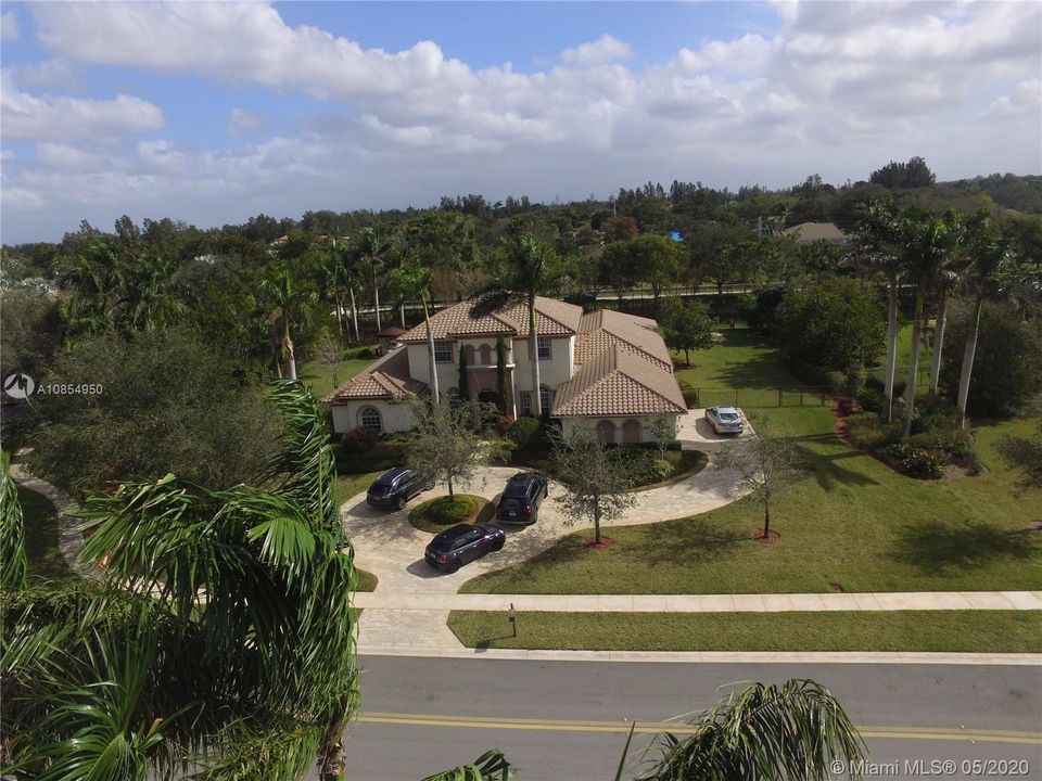 Recently Rented: $6,900 (5 beds, 4 baths, 4339 Square Feet)