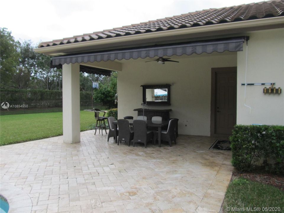 Recently Rented: $6,900 (5 beds, 4 baths, 4339 Square Feet)