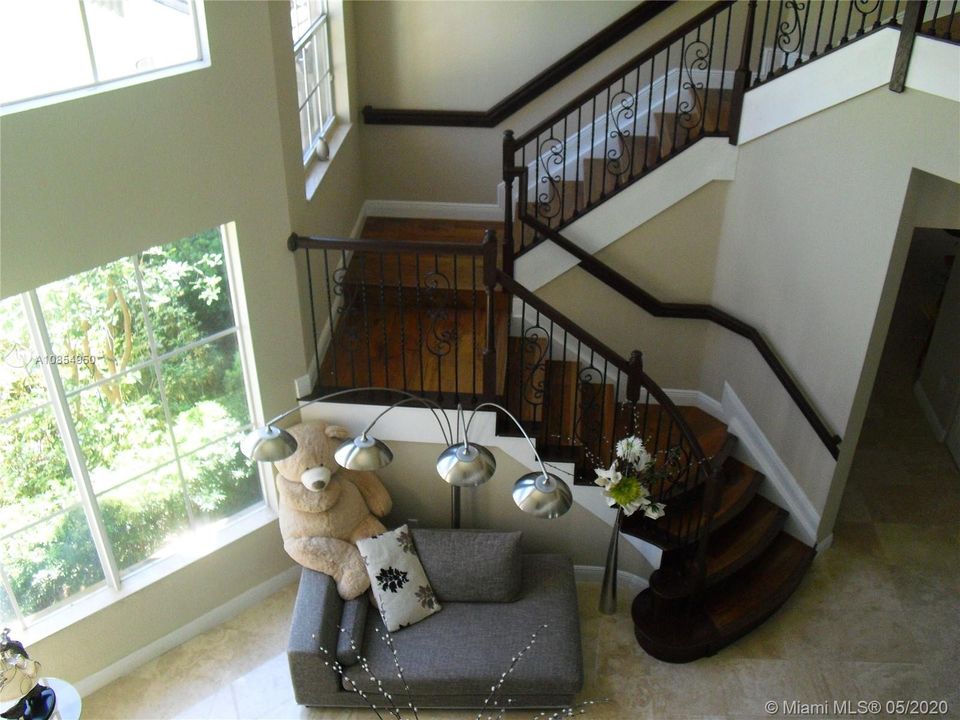 Recently Rented: $6,900 (5 beds, 4 baths, 4339 Square Feet)
