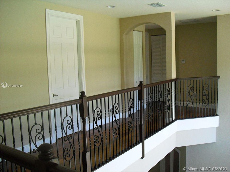 Recently Rented: $6,900 (5 beds, 4 baths, 4339 Square Feet)