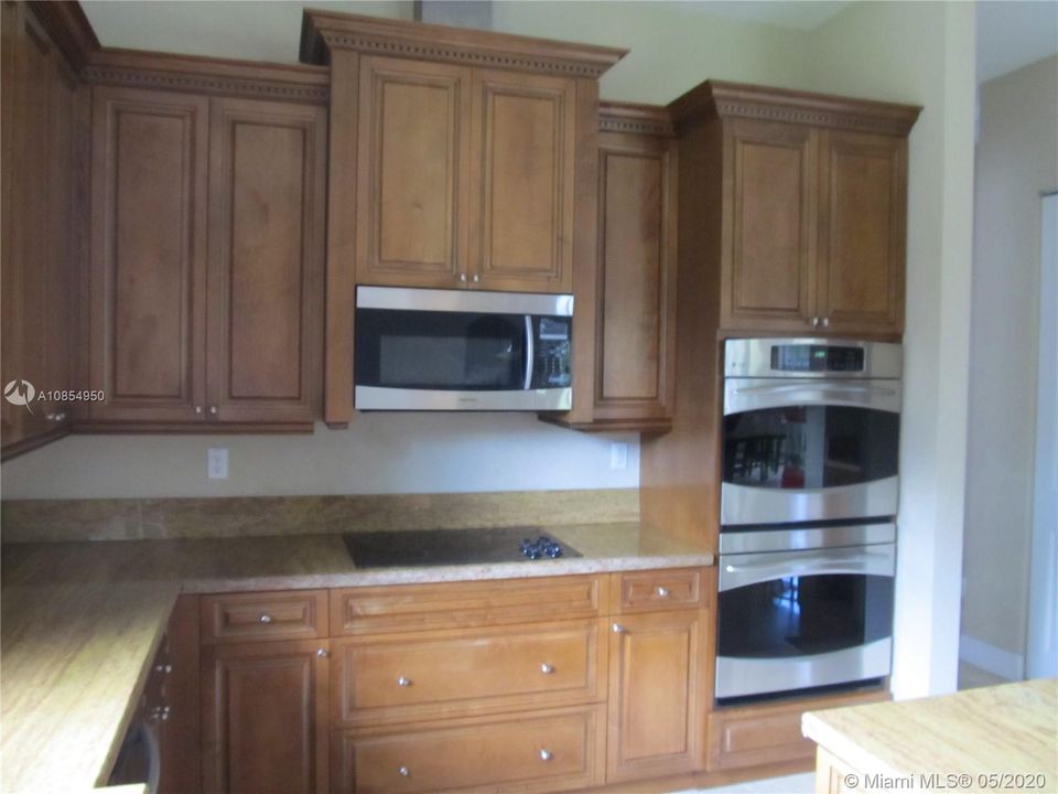 Recently Rented: $6,900 (5 beds, 4 baths, 4339 Square Feet)