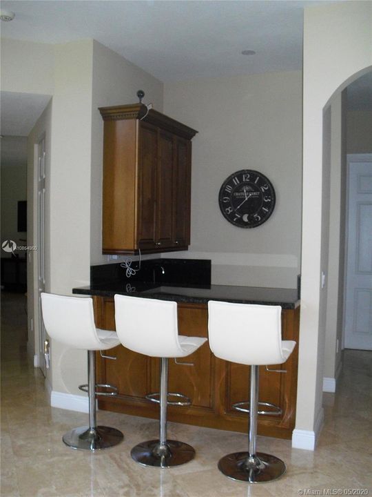 Recently Rented: $6,900 (5 beds, 4 baths, 4339 Square Feet)