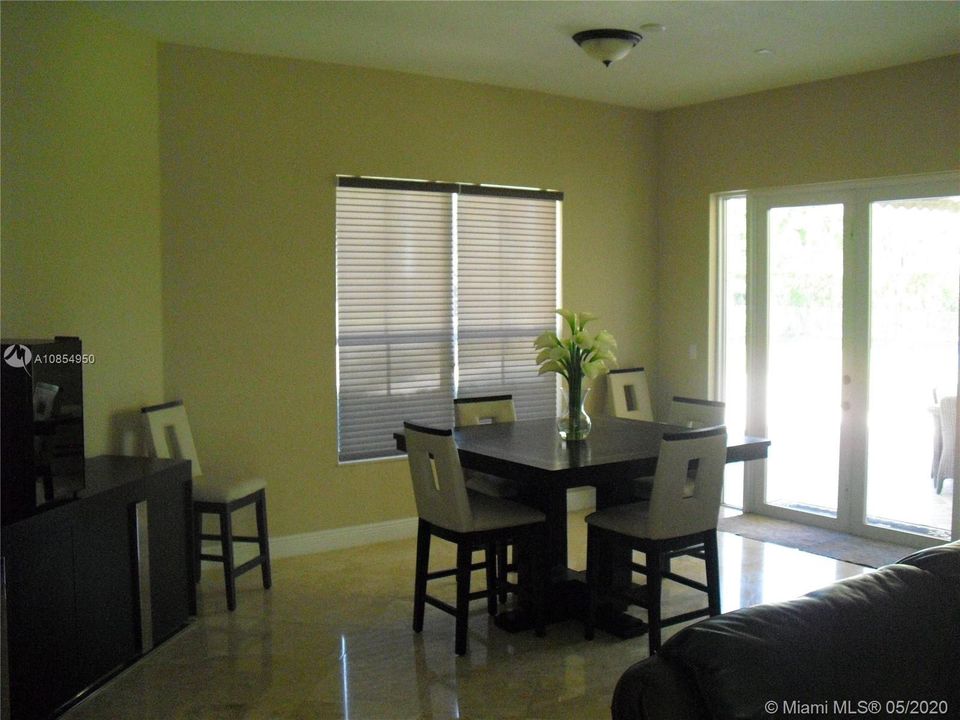 Recently Rented: $6,900 (5 beds, 4 baths, 4339 Square Feet)