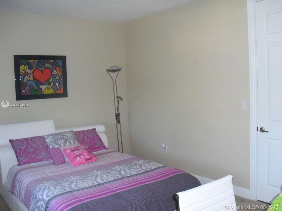 Recently Rented: $6,900 (5 beds, 4 baths, 4339 Square Feet)