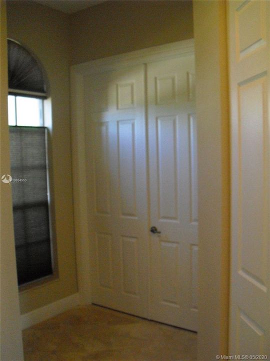 Recently Rented: $6,900 (5 beds, 4 baths, 4339 Square Feet)