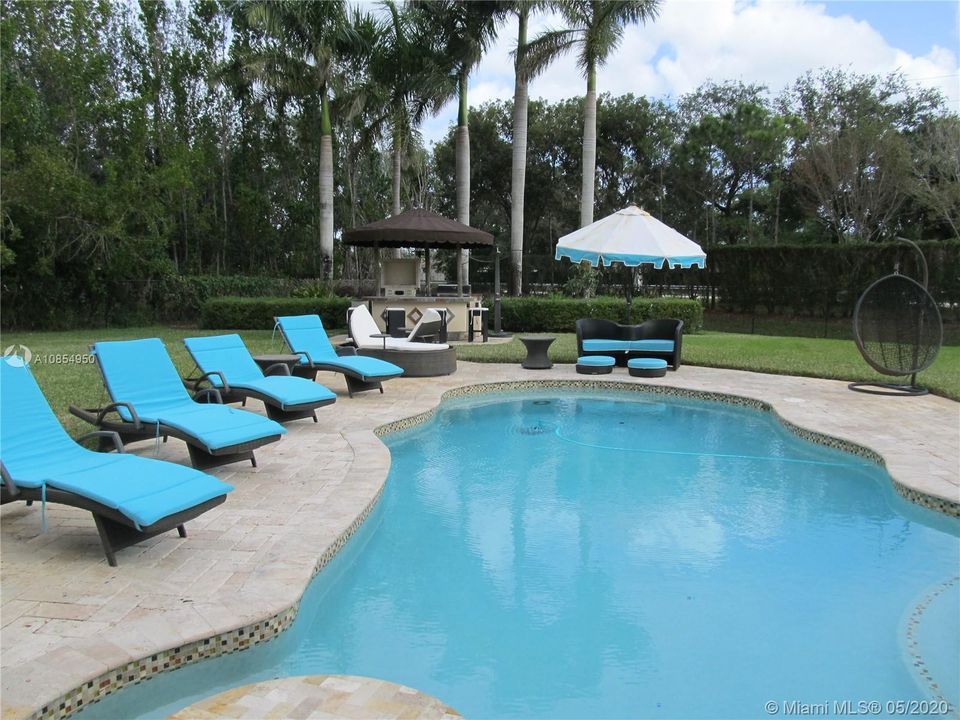Recently Rented: $6,900 (5 beds, 4 baths, 4339 Square Feet)