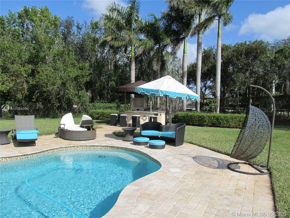 Recently Rented: $6,900 (5 beds, 4 baths, 4339 Square Feet)