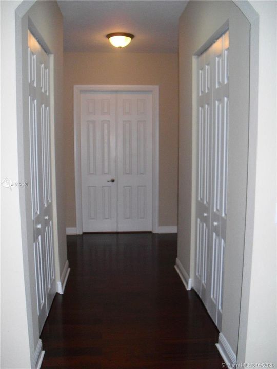 Recently Rented: $6,900 (5 beds, 4 baths, 4339 Square Feet)