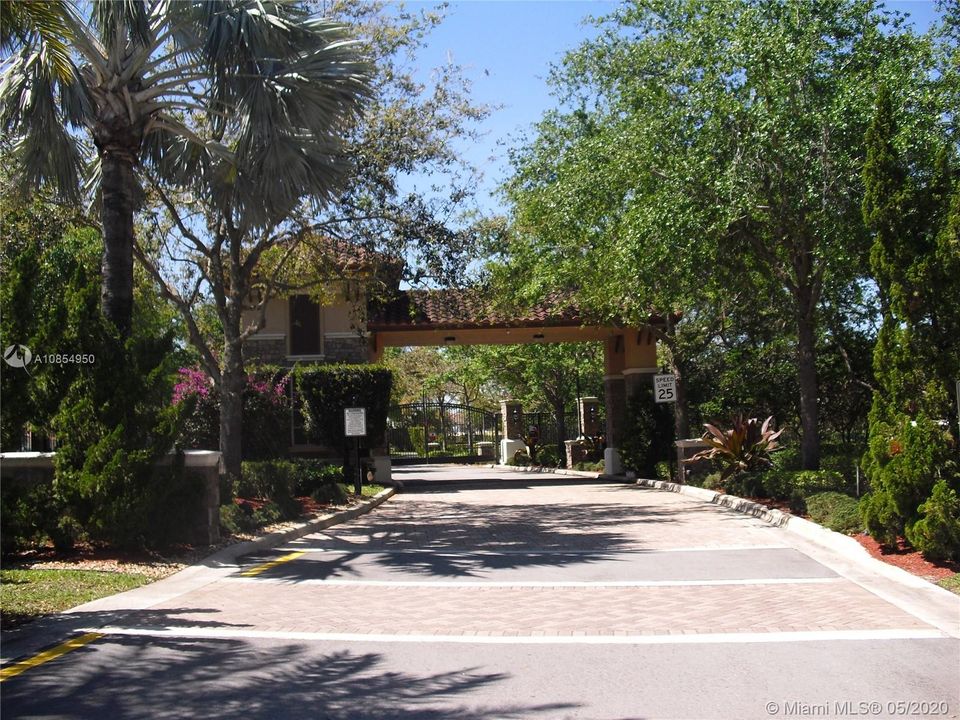 Recently Rented: $6,900 (5 beds, 4 baths, 4339 Square Feet)