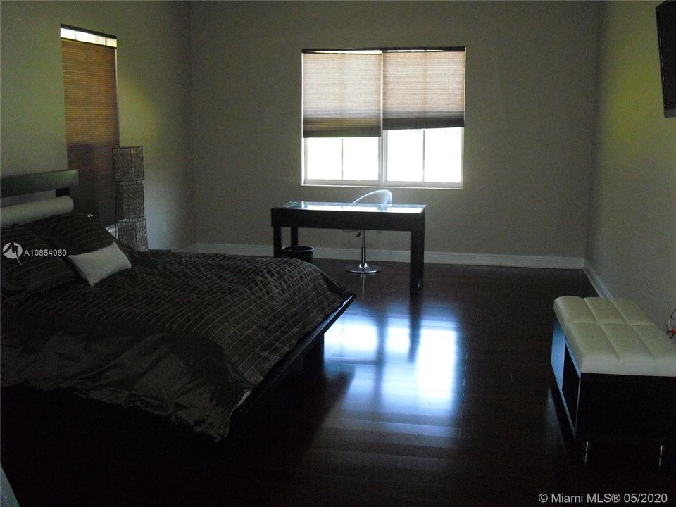 Recently Rented: $6,900 (5 beds, 4 baths, 4339 Square Feet)