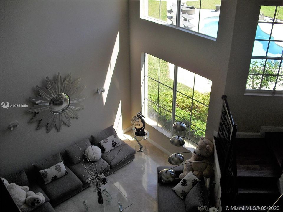 Recently Rented: $6,900 (5 beds, 4 baths, 4339 Square Feet)