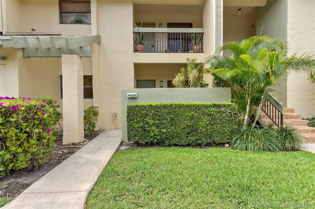 Vendido Recientemente: $162,500 (2 camas, 2 baños, 1150 Pies cuadrados)