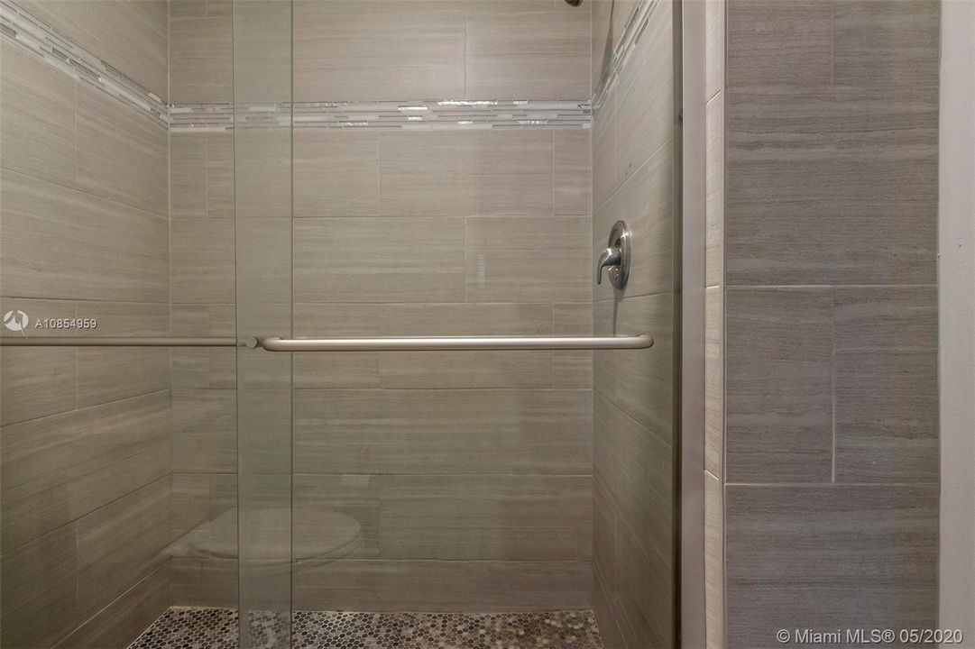 Vendido Recientemente: $162,500 (2 camas, 2 baños, 1150 Pies cuadrados)