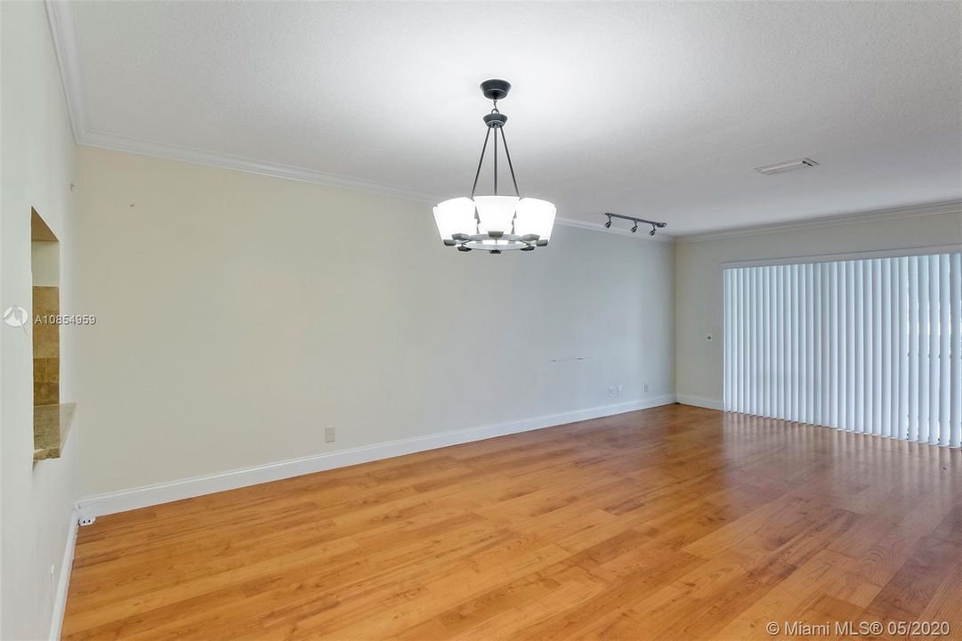 Vendido Recientemente: $162,500 (2 camas, 2 baños, 1150 Pies cuadrados)