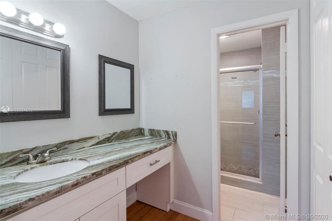 Vendido Recientemente: $162,500 (2 camas, 2 baños, 1150 Pies cuadrados)