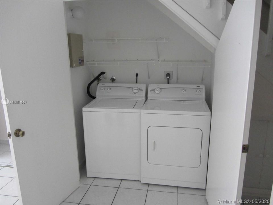 Recently Rented: $1,700 (2 beds, 2 baths, 1150 Square Feet)