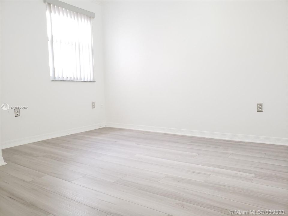 Recently Rented: $2,000 (3 beds, 2 baths, 1308 Square Feet)