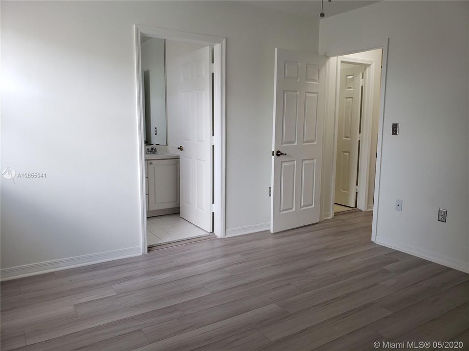 Recently Rented: $2,000 (3 beds, 2 baths, 1308 Square Feet)