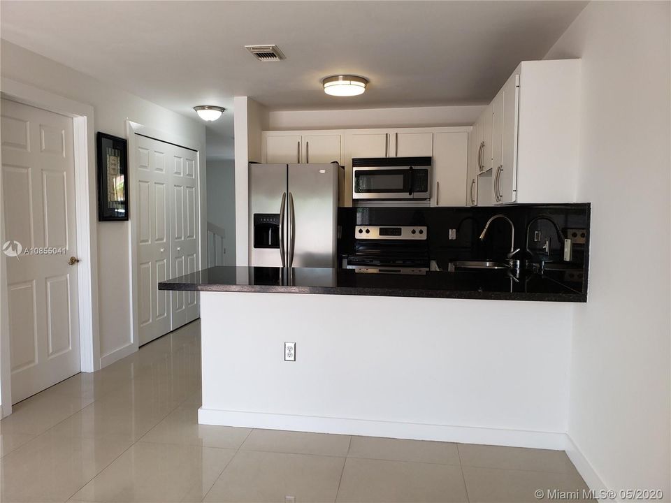 Recently Rented: $2,000 (3 beds, 2 baths, 1308 Square Feet)