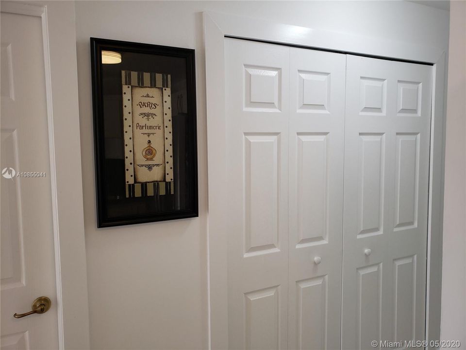 Recently Rented: $2,000 (3 beds, 2 baths, 1308 Square Feet)