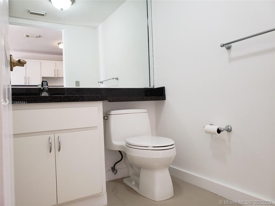 Recently Rented: $2,000 (3 beds, 2 baths, 1308 Square Feet)