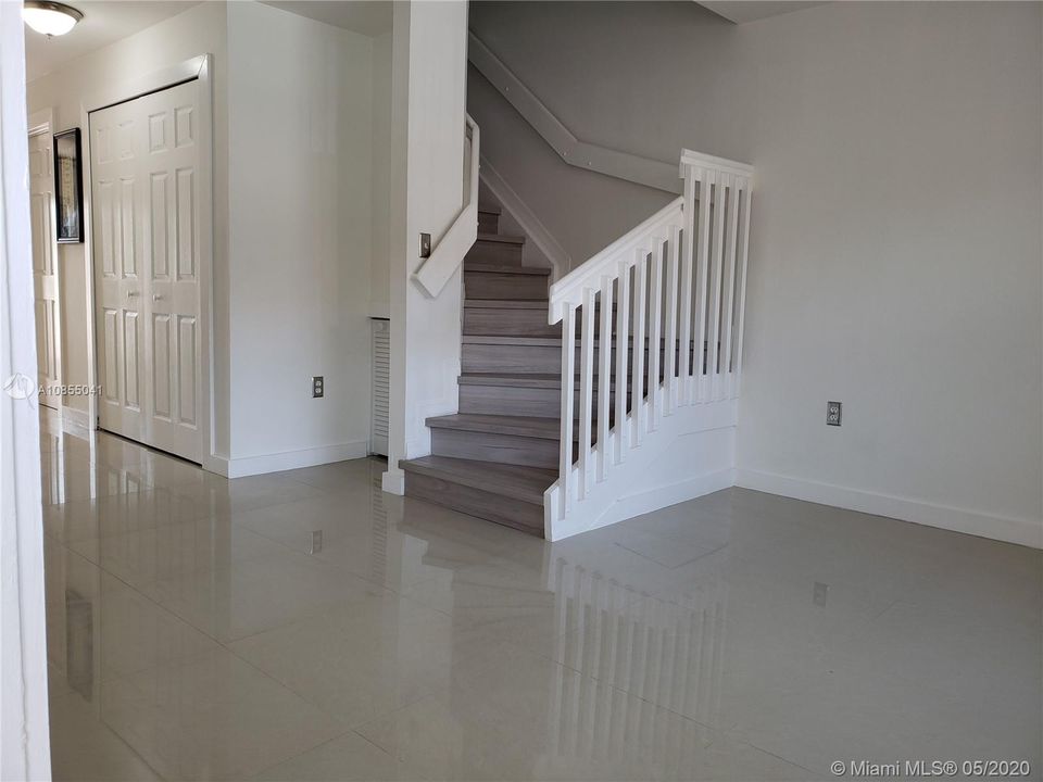 Recently Rented: $2,000 (3 beds, 2 baths, 1308 Square Feet)