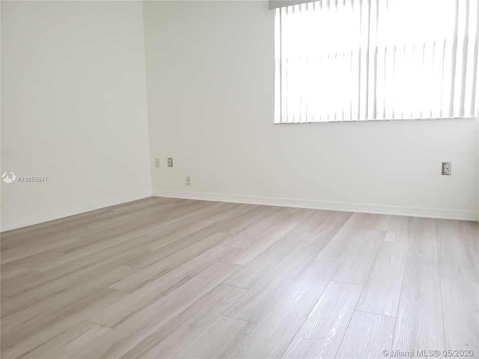 Recently Rented: $2,000 (3 beds, 2 baths, 1308 Square Feet)