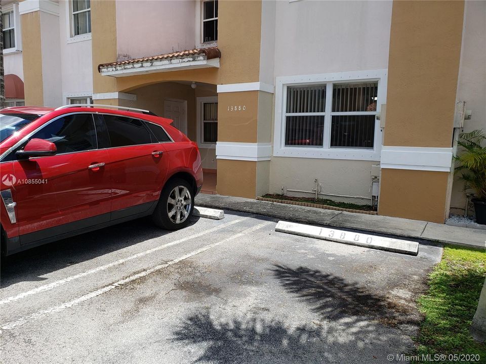 Recently Rented: $2,000 (3 beds, 2 baths, 1308 Square Feet)