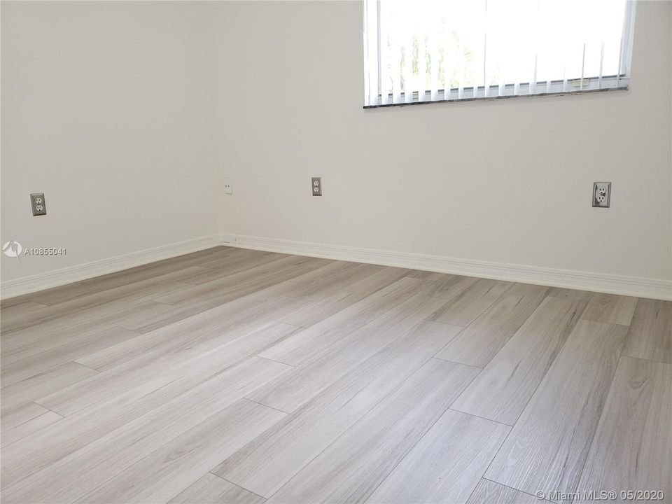Recently Rented: $2,000 (3 beds, 2 baths, 1308 Square Feet)