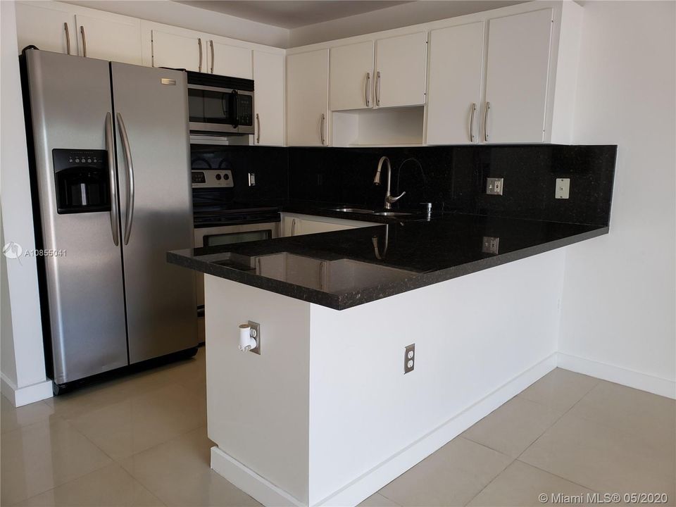Recently Rented: $2,000 (3 beds, 2 baths, 1308 Square Feet)