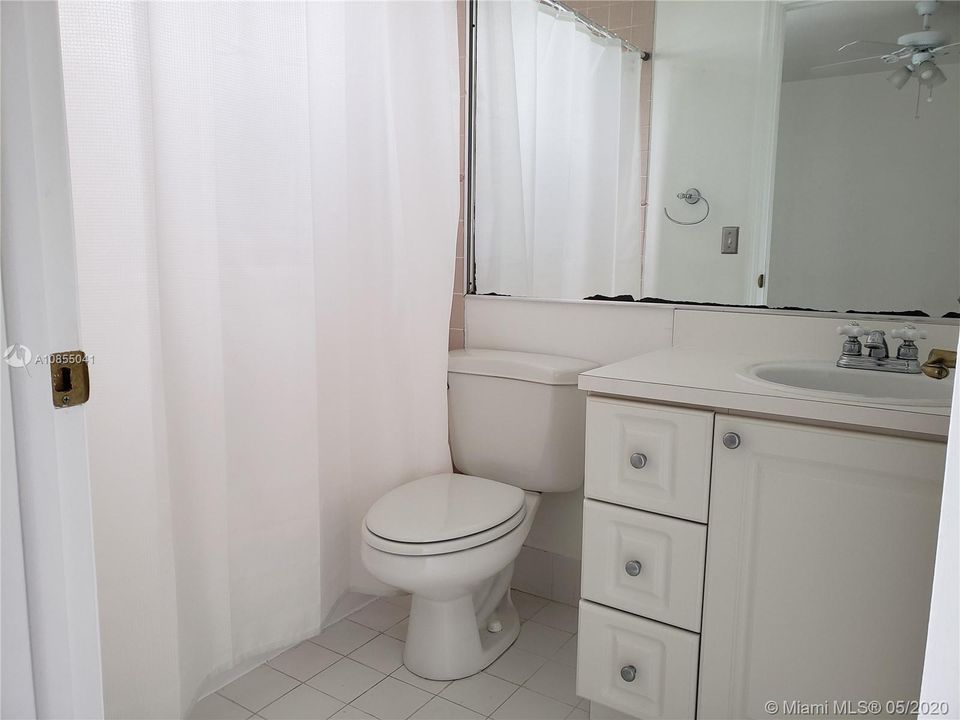 Recently Rented: $2,000 (3 beds, 2 baths, 1308 Square Feet)