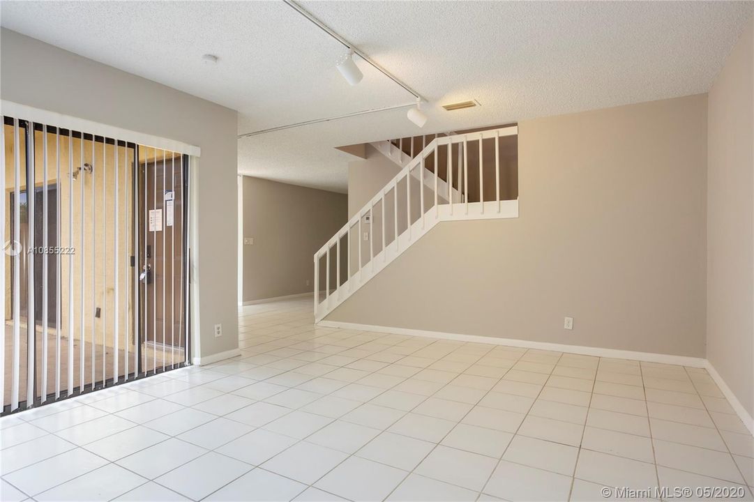 Recently Sold: $165,000 (3 beds, 2 baths, 1788 Square Feet)