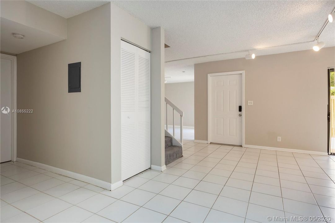 Recently Sold: $165,000 (3 beds, 2 baths, 1788 Square Feet)