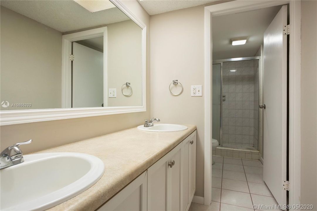 Recently Sold: $165,000 (3 beds, 2 baths, 1788 Square Feet)