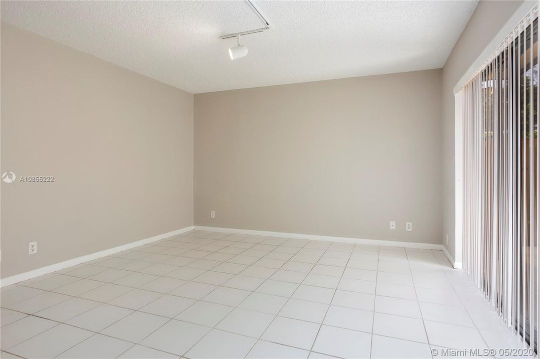 Recently Sold: $165,000 (3 beds, 2 baths, 1788 Square Feet)