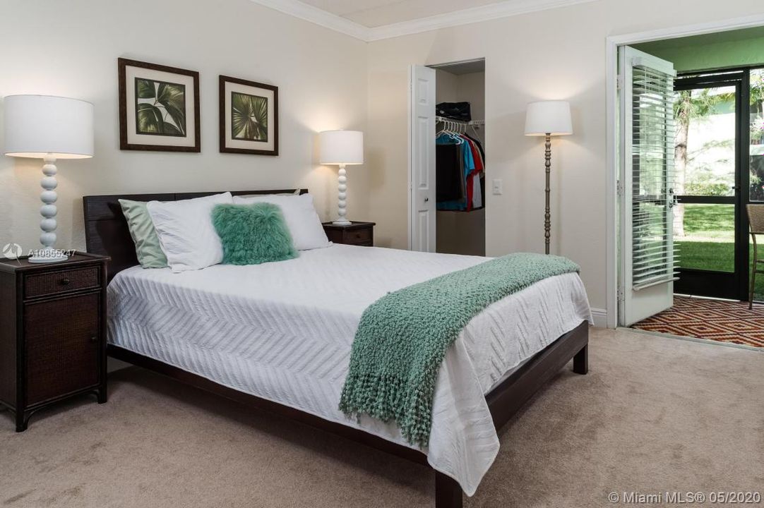 Recently Rented: $1,398 (2 beds, 1 baths, 930 Square Feet)