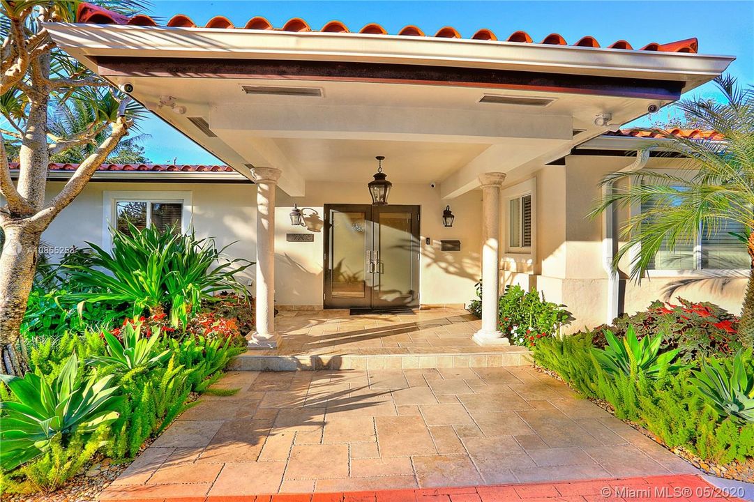 Recently Rented: $6,000 (5 beds, 4 baths, 3010 Square Feet)