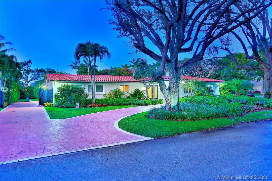 Recently Rented: $6,000 (5 beds, 4 baths, 3010 Square Feet)