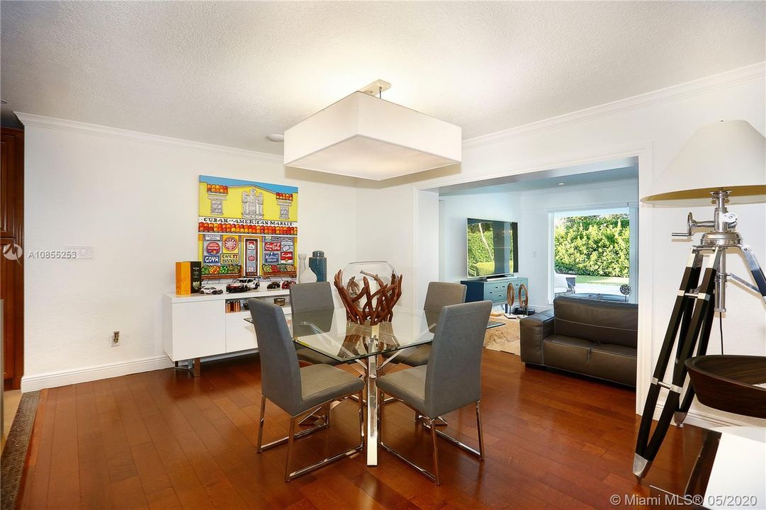 Recently Rented: $6,000 (5 beds, 4 baths, 3010 Square Feet)