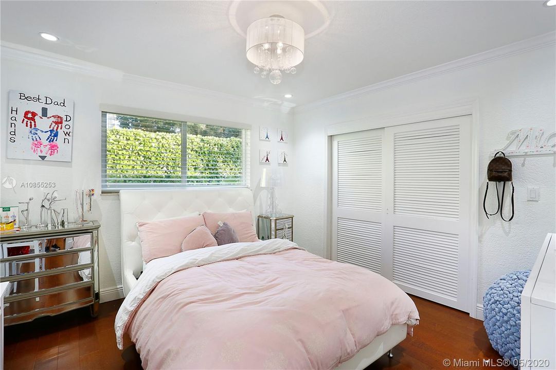 Recently Rented: $6,000 (5 beds, 4 baths, 3010 Square Feet)