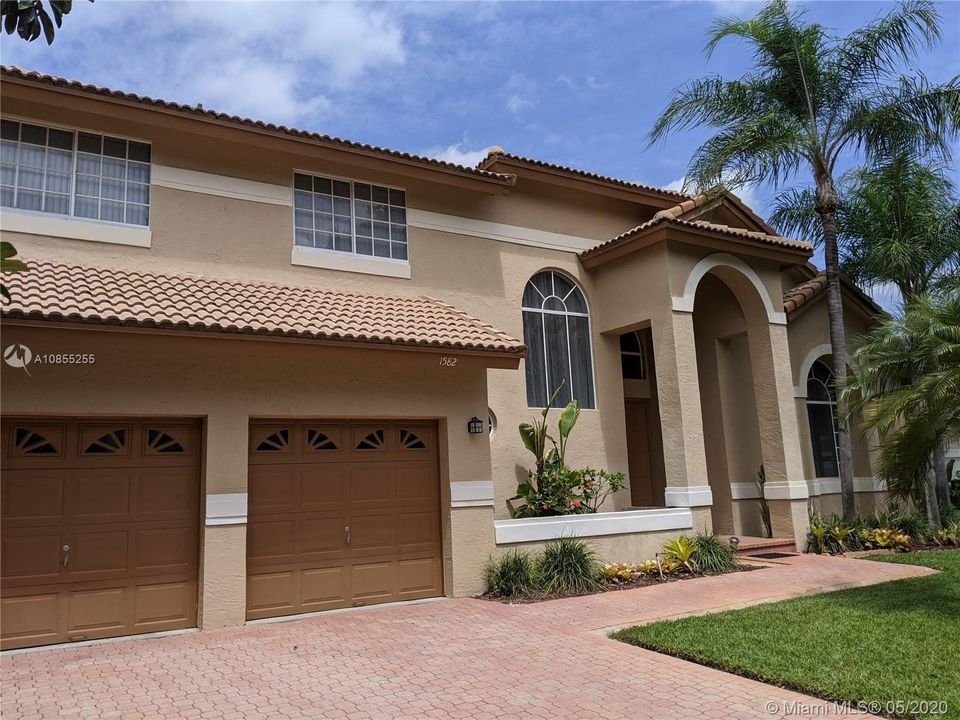 Recently Rented: $3,500 (4 beds, 3 baths, 3099 Square Feet)