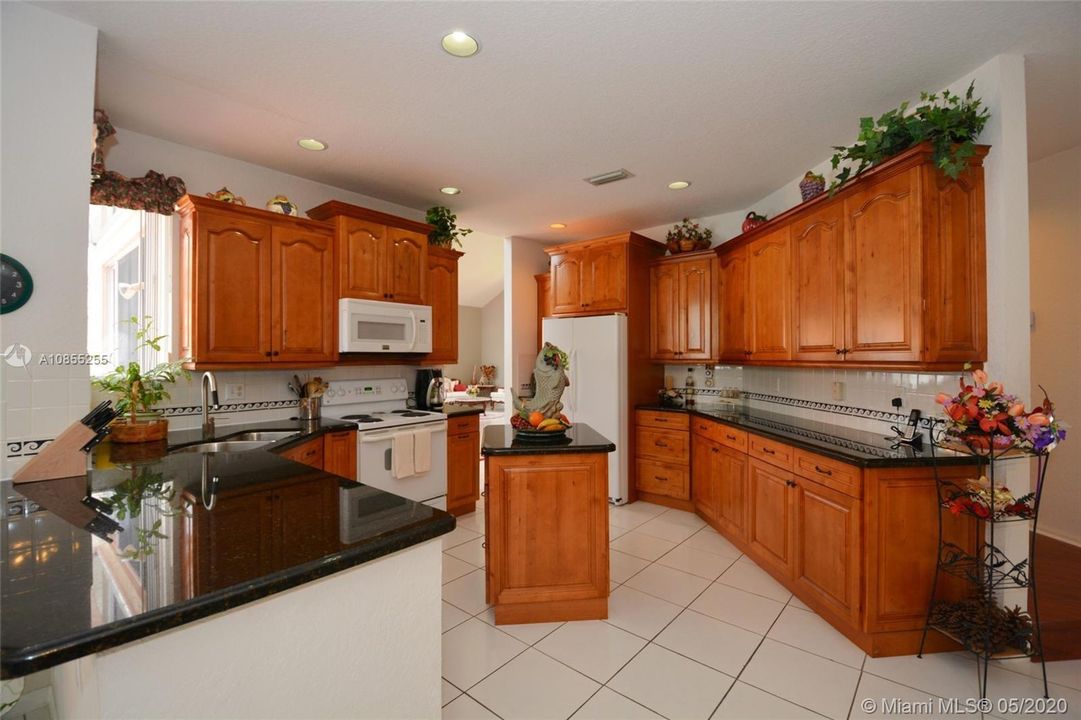 Recently Rented: $3,500 (4 beds, 3 baths, 3099 Square Feet)