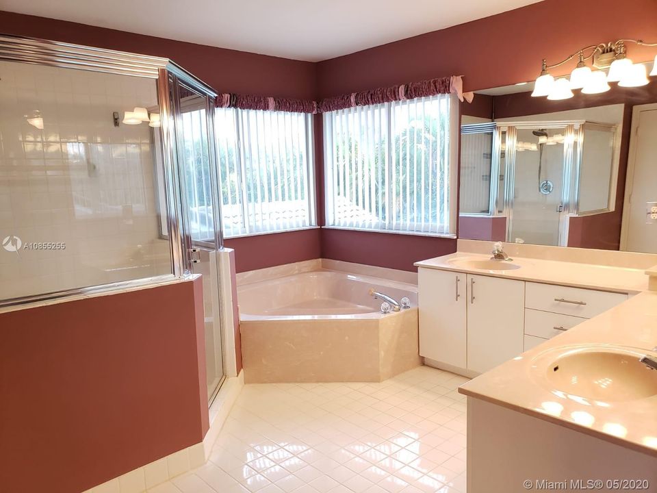 Recently Rented: $3,500 (4 beds, 3 baths, 3099 Square Feet)
