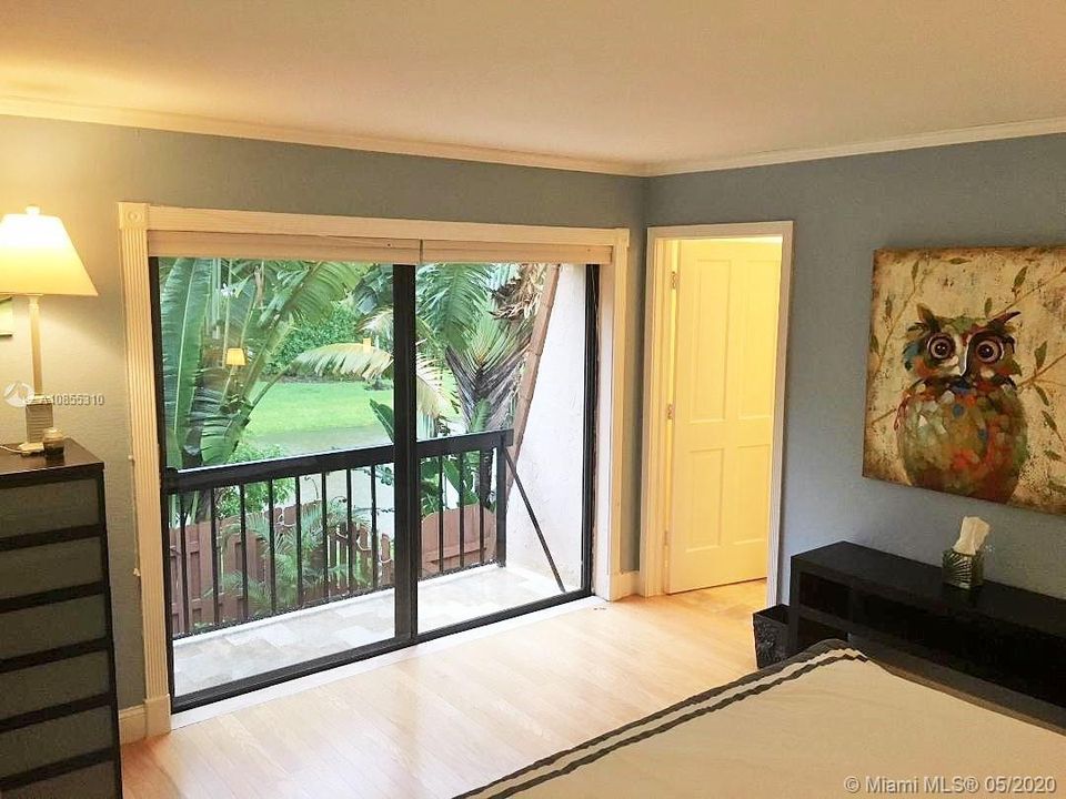 Recently Sold: $275,000 (2 beds, 3 baths, 1470 Square Feet)