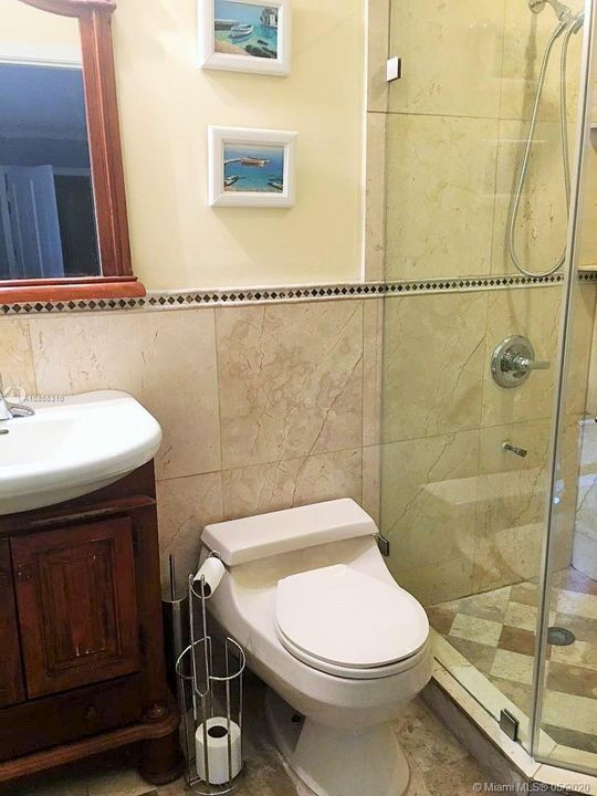 Recently Sold: $275,000 (2 beds, 3 baths, 1470 Square Feet)