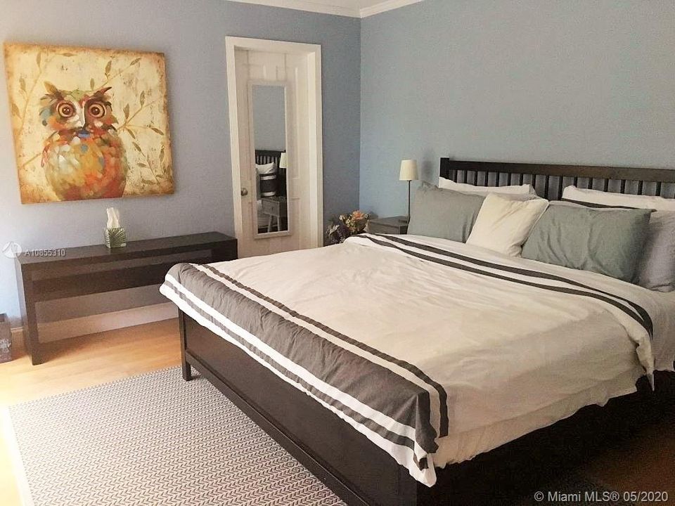 Recently Sold: $275,000 (2 beds, 3 baths, 1470 Square Feet)