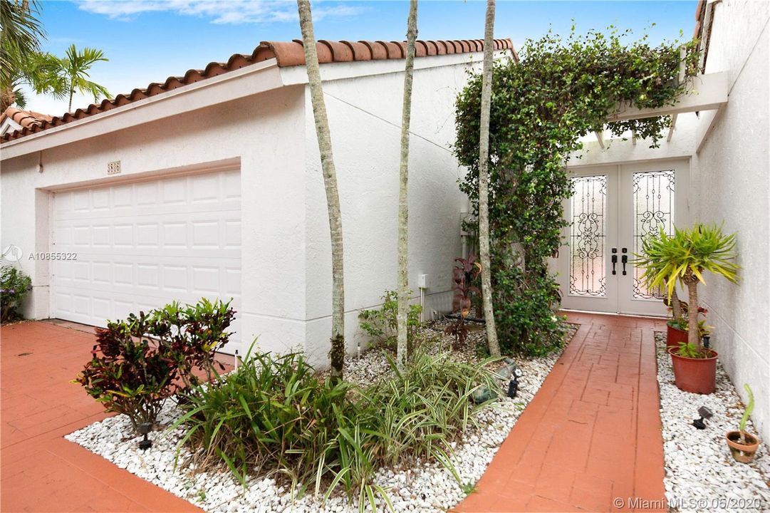 Vendido Recientemente: $355,000 (3 camas, 2 baños, 1470 Pies cuadrados)