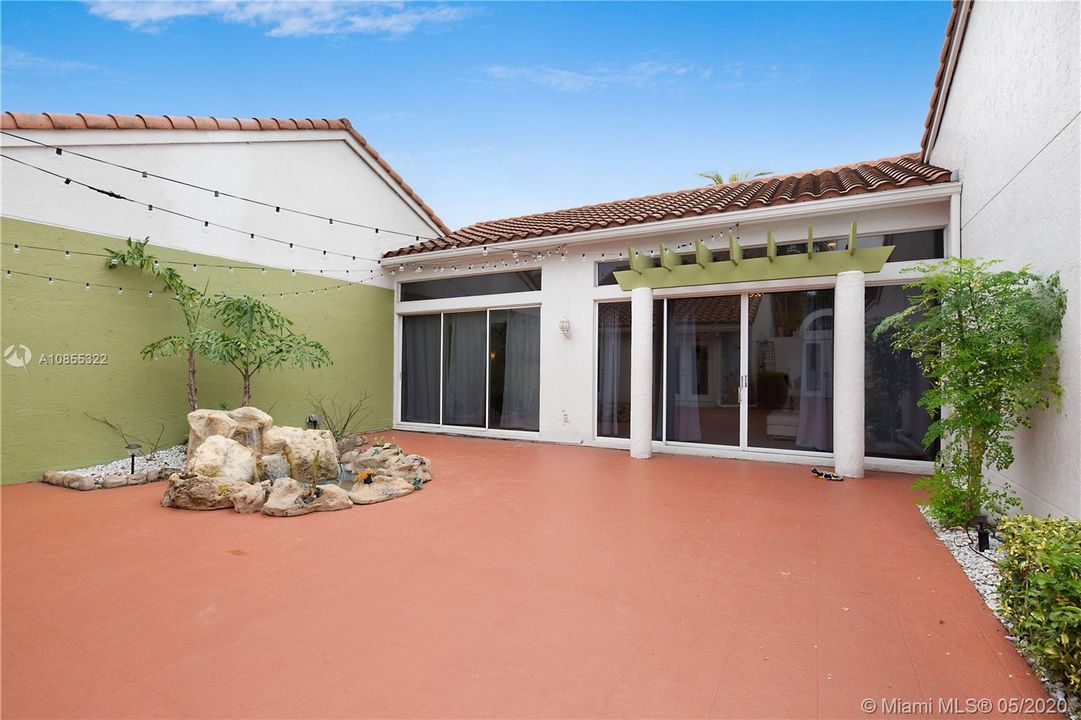 Vendido Recientemente: $355,000 (3 camas, 2 baños, 1470 Pies cuadrados)