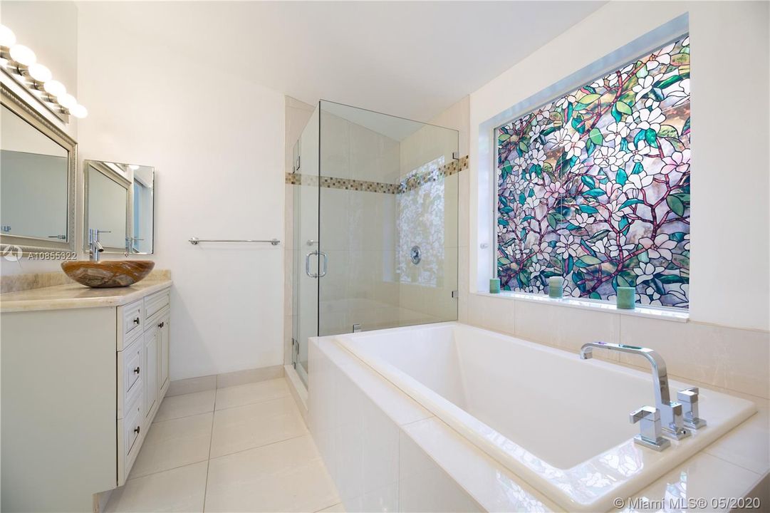 Vendido Recientemente: $355,000 (3 camas, 2 baños, 1470 Pies cuadrados)