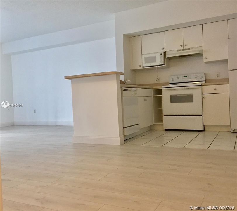 Recently Rented: $1,500 (1 beds, 1 baths, 685 Square Feet)